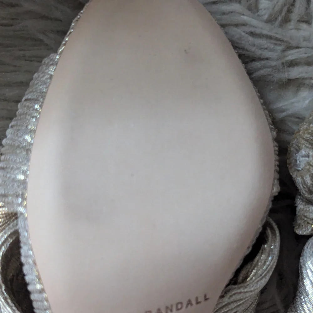 NWT Loeffler Randall Penny Platinum Pleated Bow Heels - Picture 15 of 16